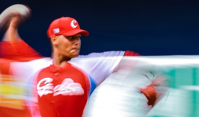 Regresó a la pelota de Cuba pitcher que Cachorros de Chicago iba a firmar