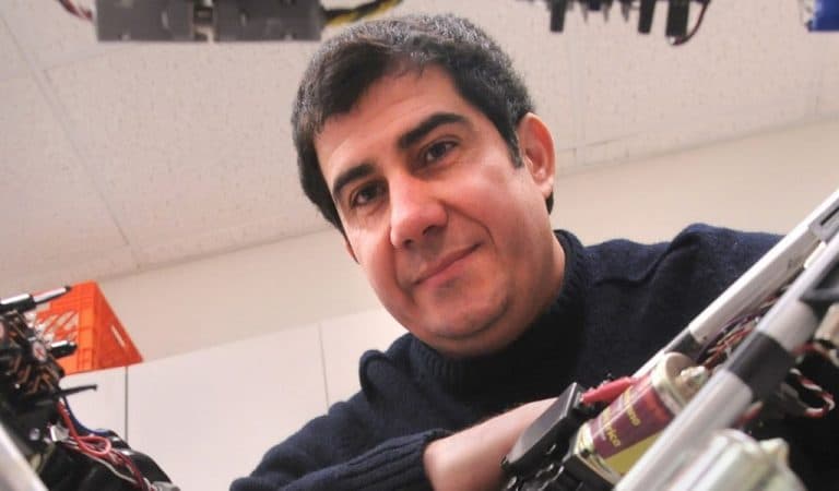 Miguel Abrahantes, el cubano que llegó a EEUU buscando suerte y hoy diseña robots para la NASA