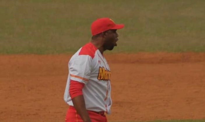 Tras caídas, frustraciones y puertas cerradas, se levantó y hoy es pitcher del equipo Cuba, contratado profesional