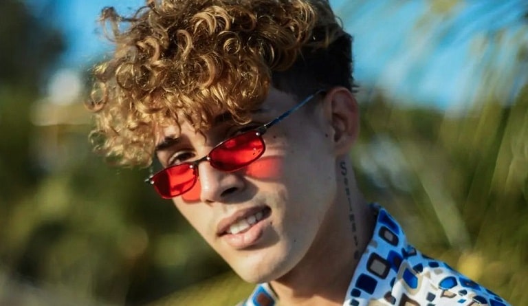 Este cantante cubano es viral en 20 países, tiene millones de oyentes y apenas se conoce en Cuba