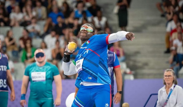 Pelotero cubano quedó ciego en Italia en un accidente y hoy es campeón paralímpico en París 2024