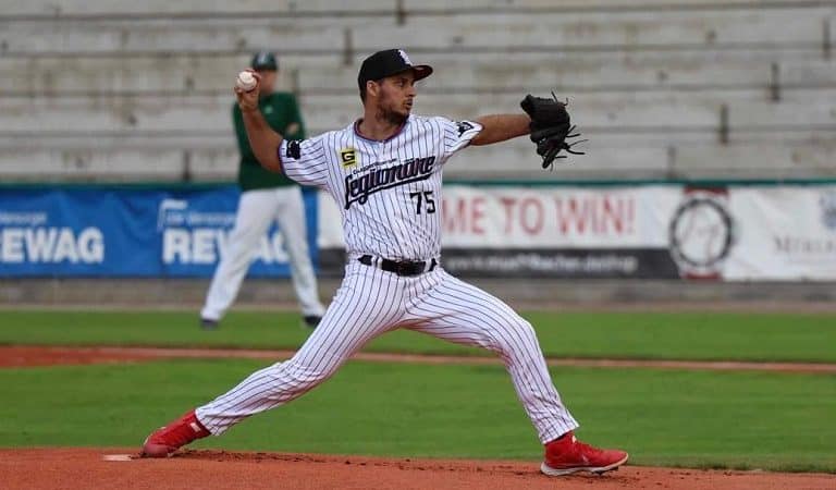 Regresó al béisbol cubano pelotero que jugó en Alemania y vive en EEUU