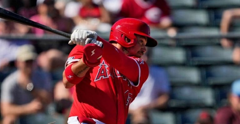 Cubano que se quedó sin equipo en MLB arrasa en México y lo tiene todo para volver