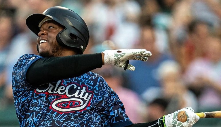 Cubano arrasa en AAA mientras su equipo no batea en MLB: ¿Qué necesita hacer para que lo llamen?