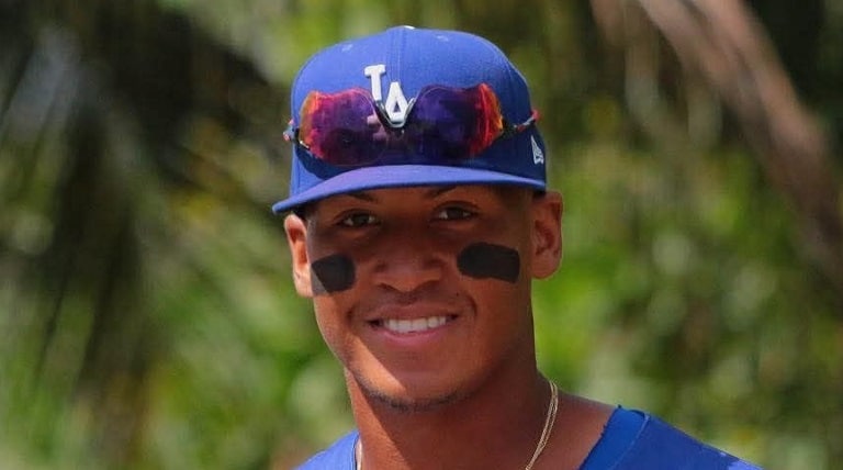 ¿Curioso? Cubano de Dodgers acaba de recibir anillo de Serie Mundial 2024 y no juega desde 2019 ¿Curioso? Cubano de Dodgers acaba de recibir anillo de Serie Mundial 2024 y no juega desde 2019