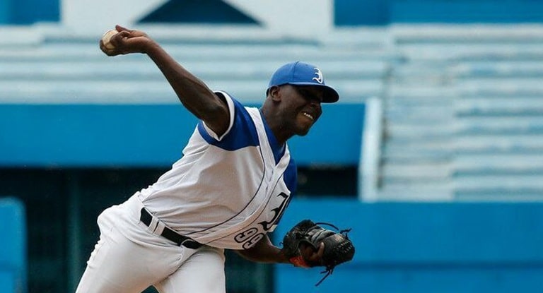 Pelotero cubano deportado regresará a la Serie Nacional tres años después Pelotero cubano deportado regresará a la Serie Nacional tres años después