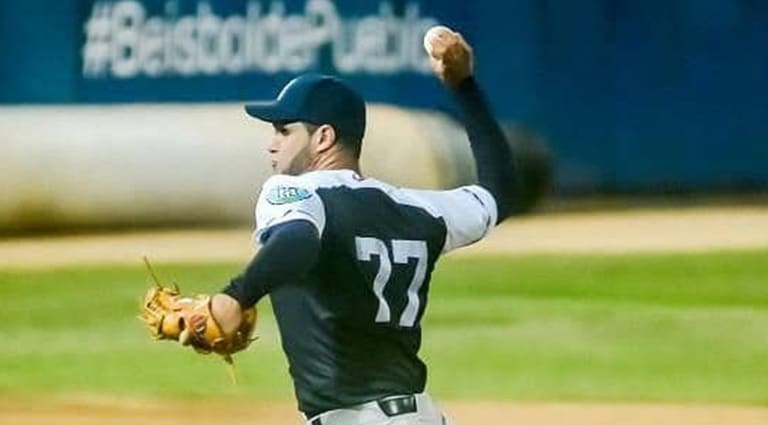 Oficial: Regresó a la Serie Nacional pitcher que vive en México e hizo un Cuba