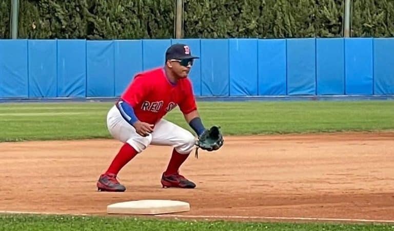 Pelotero cubano que vive en Italia quedó sin contrato y regresará a la Serie Nacional, 4 años después