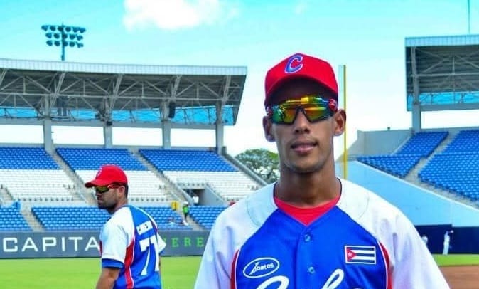 Abandonó equipo cubano en España y reapareció hoy con nuevo conjunto (jugó 6 Series Nacionales)