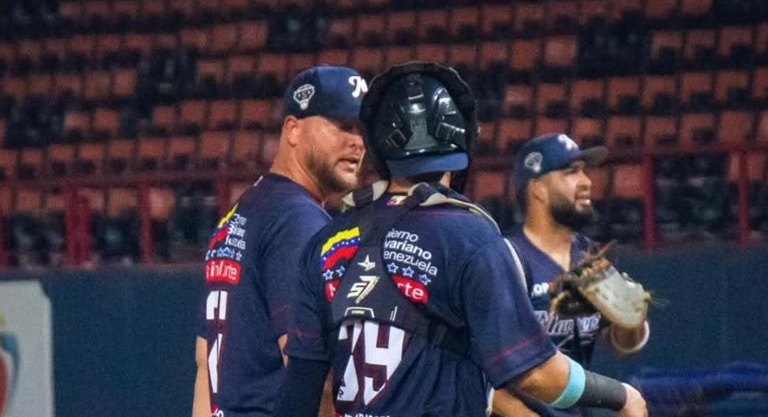 Lo sacaron del equipo Cuba… y ahora es uno de los mejores lanzadores en liga extranjera (aquí detalles)