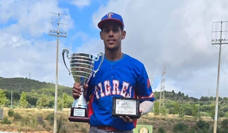 De trabajar en una carpintería a campeón: la reinvención de un pelotero cubano en España (aquí detalles)