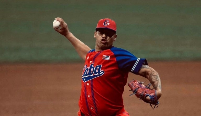 Pitcher de equipo Cuba dejó la Serie 64 y fue campeón con un equipo de  Estados Unidos