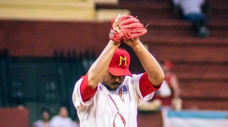 El mejor pitcher de Cuba en México debutó con éxito contratado en Europa
