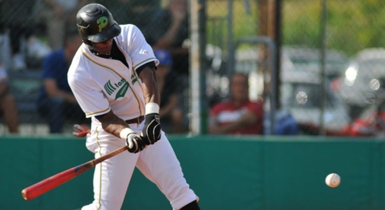 Pelotero cubano que defendió 47 veces al equipo de Italia reapareció en un nuevo puesto