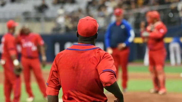 Otra baja más: salió de Cuba famoso pitcher y lanzó ayer en Italia (jugaba la Liga Élite)