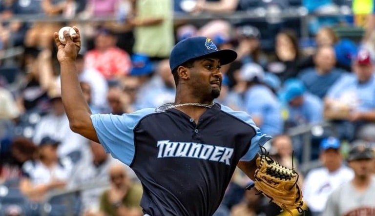 Industriales, Cuba y Brasil en la vida de este pitcher que hoy firmó contrato en Canadá