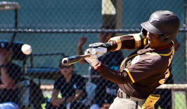 Pelotero cubano con un contrato millonario hoy juega en liga poco conocida de EEUU