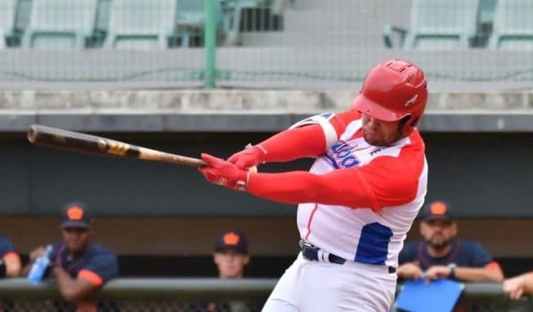 Tras abandonar su contrato en Canadá, pelotero de equipos Cuba reapareció jugando en Dominicana