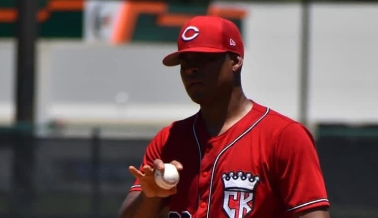 Pitcher cubano que es abridor en Estados Unidos regresará a la Serie Nacional 11 años después