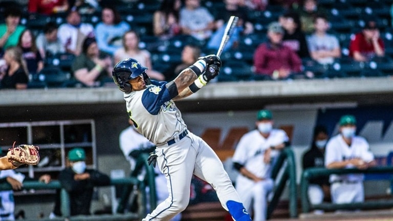 Pelotero cubano que firmó por 1 millón de dólares en MLB es contratado en Nicaragua