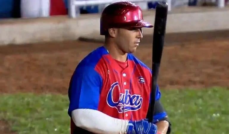 Quinto bate de un equipo Cuba y jonronero firmó su mejor contrato en México hasta hoy